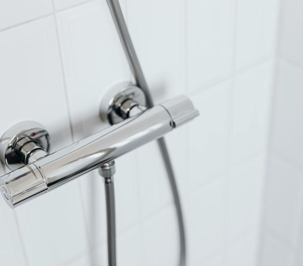 Rénovation de salle de bain salle d'eau gain d'espace - Habitoria rénovation intérieure